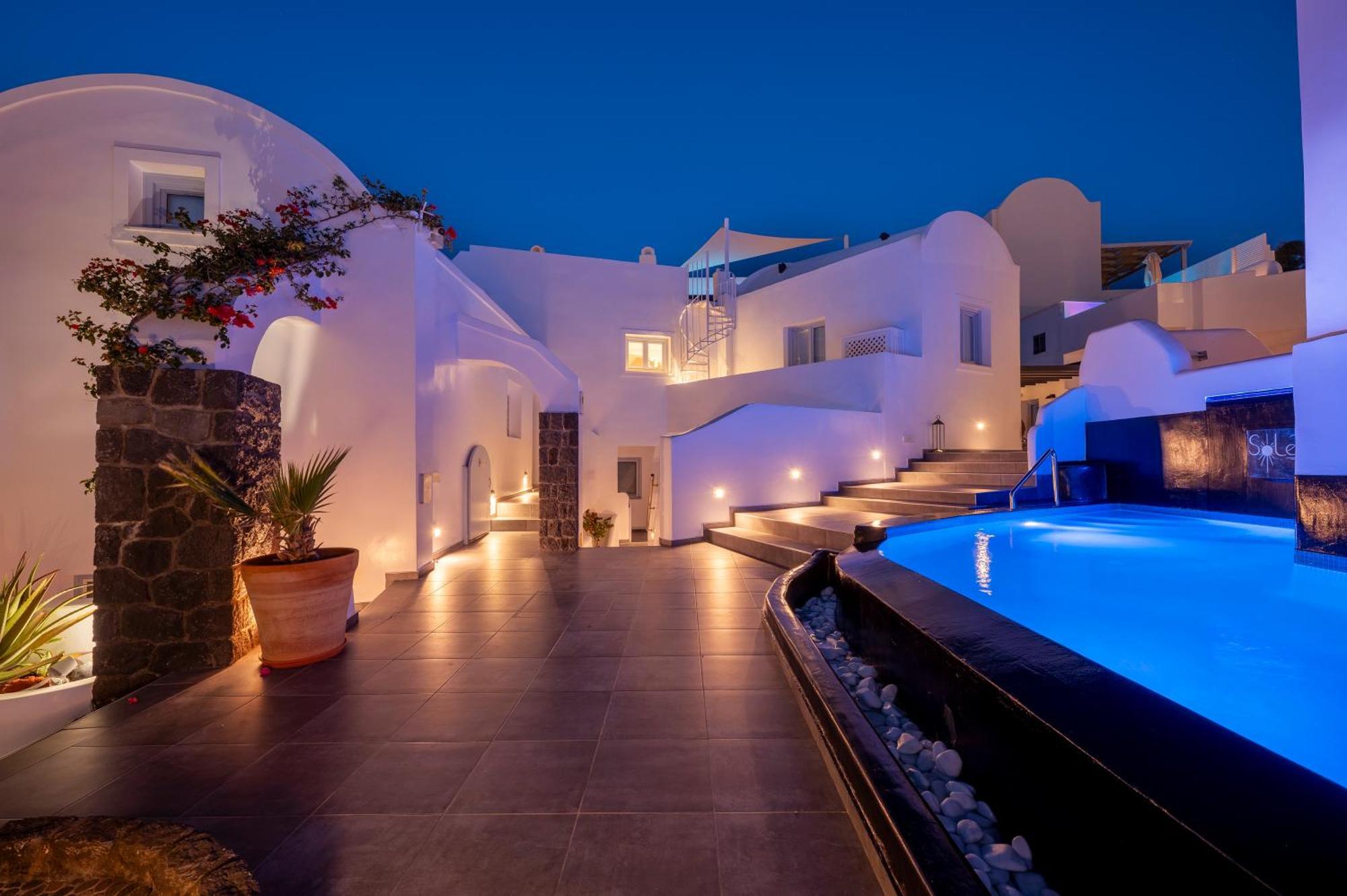 Sole D'Oro Luxury Suites Oia  Exterior photo