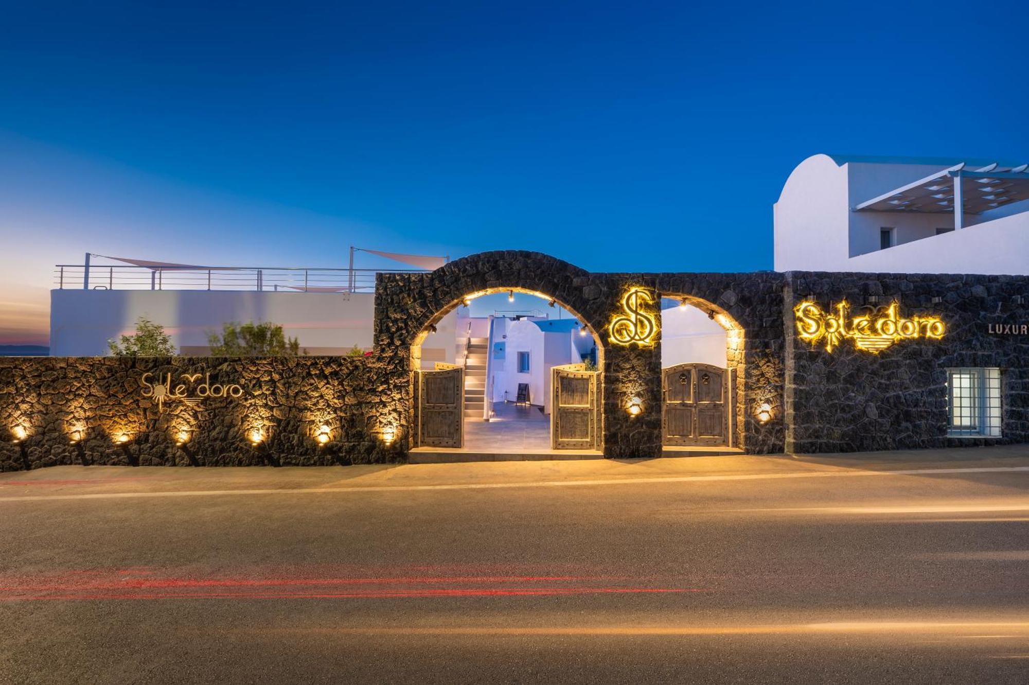 Sole D'Oro Luxury Suites Oia  Exterior photo